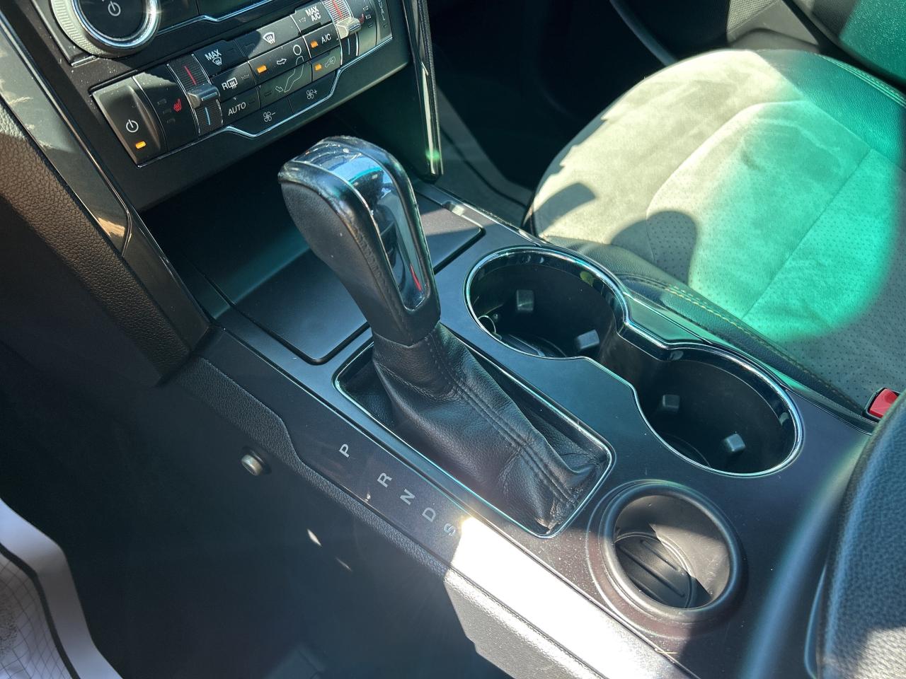 2017 Ford Explorer XLT, 6 PASSENGER, REMOTE START, BACK UP CAMERA! - Photo #20