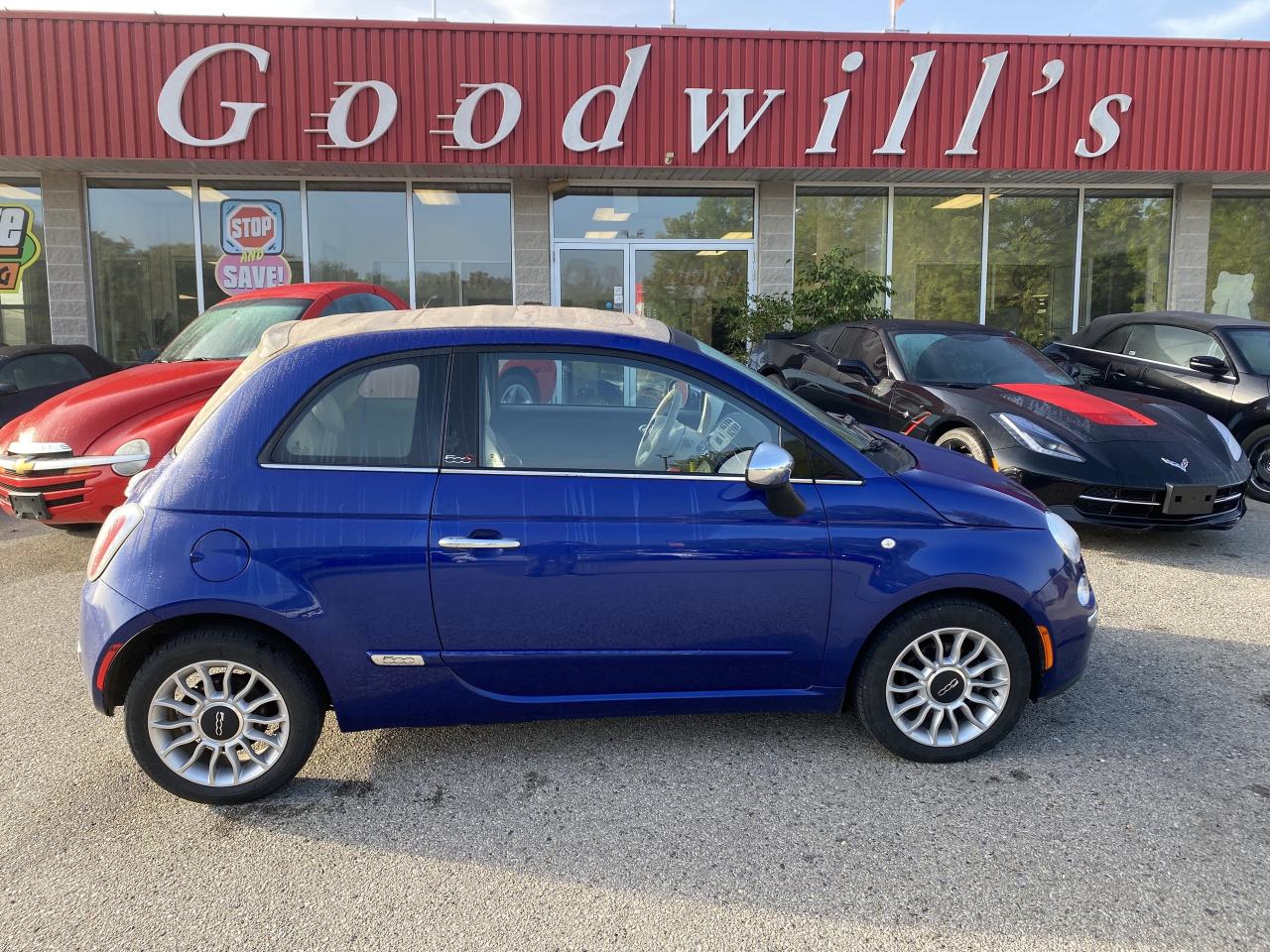 2014 Fiat 500 C LOUNGE, CLEAN CARFAX, LOW KM'S, HEATED LEATHER! - Photo #2