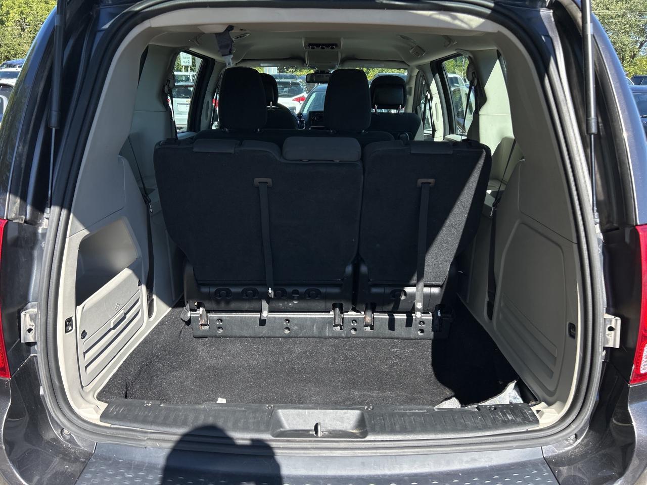 2019 Dodge Grand Caravan CLEAN CARFAX, BACK UP CAM, REAR HEAT & A/C! - Photo #11