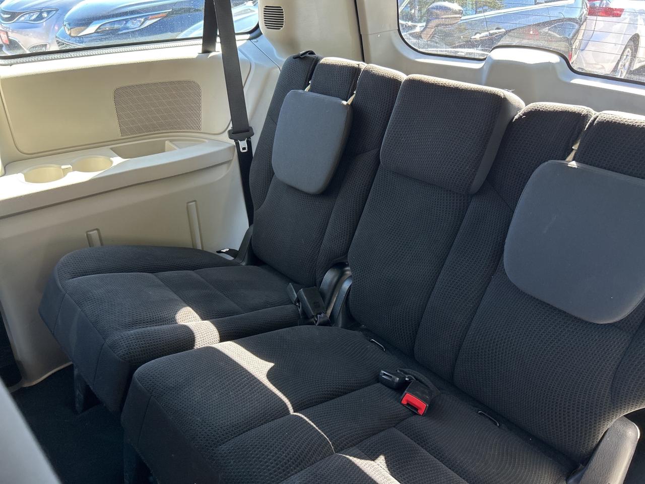 2019 Dodge Grand Caravan CLEAN CARFAX, BACK UP CAM, REAR HEAT & A/C! - Photo #13