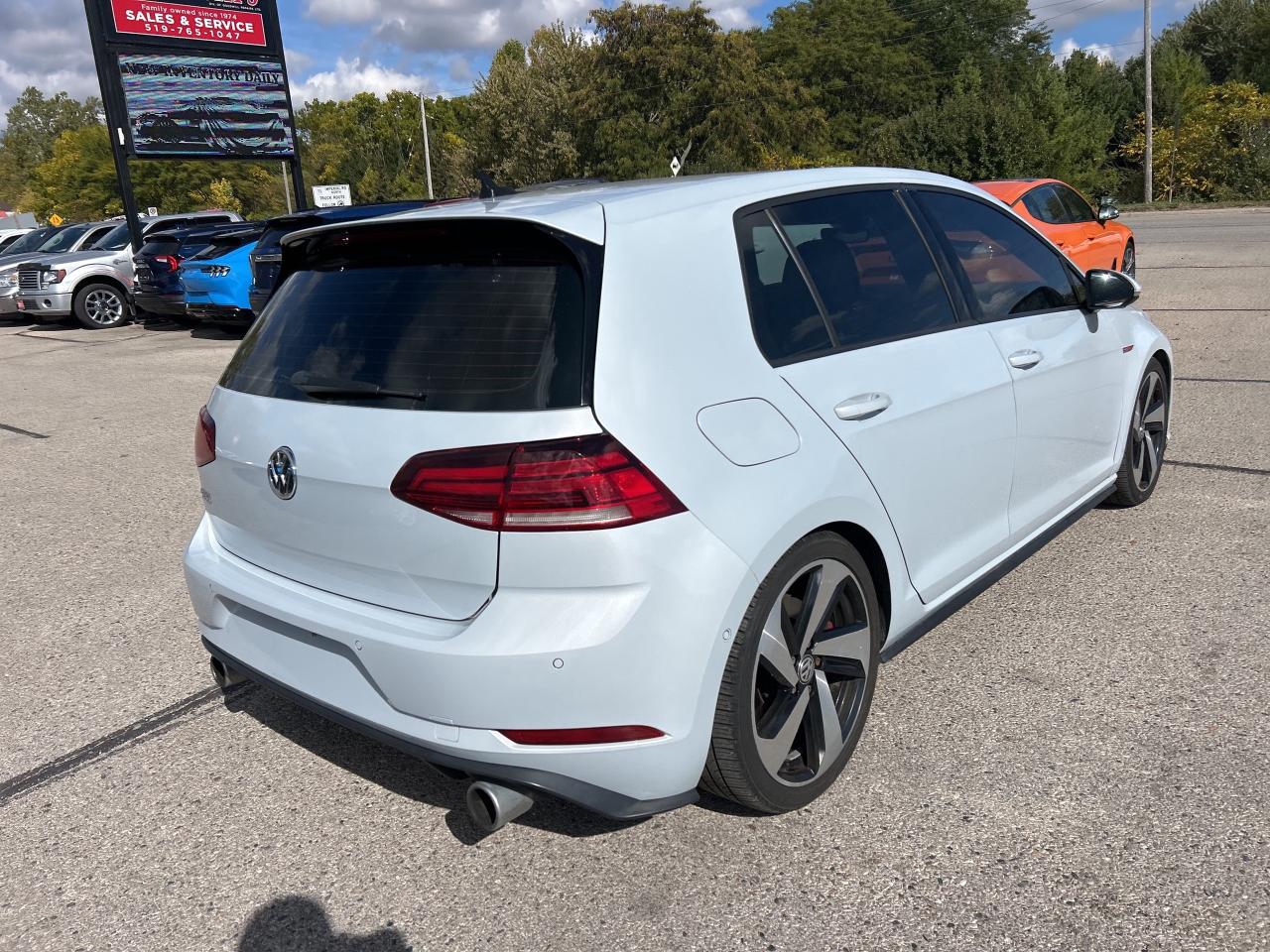 2018 Volkswagen Golf GTI AUTOBAHN, 6 SPEED MANUAL, HEATED LEATHER - Photo #6