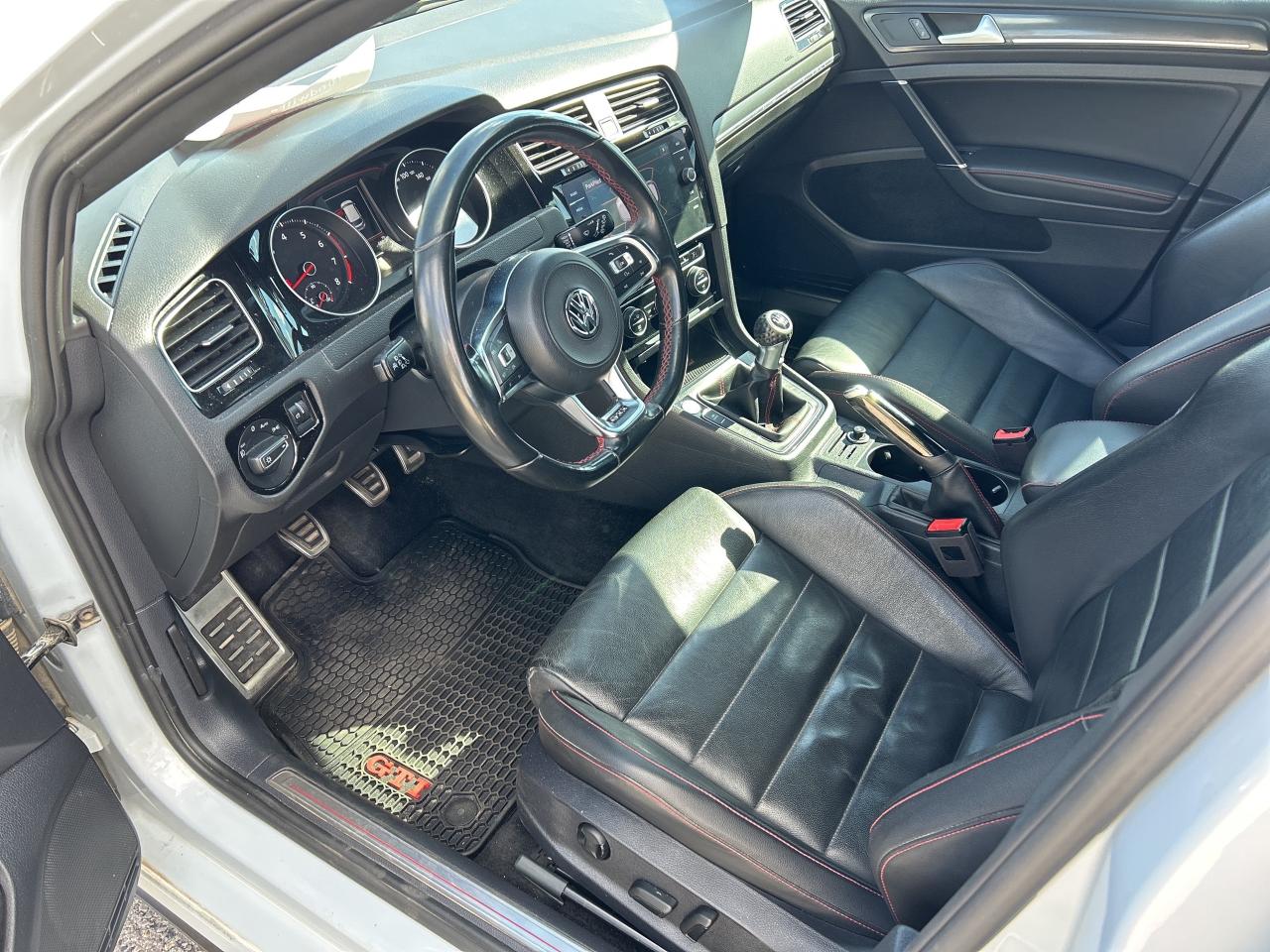 2018 Volkswagen Golf GTI AUTOBAHN, 6 SPEED MANUAL, HEATED LEATHER - Photo #14