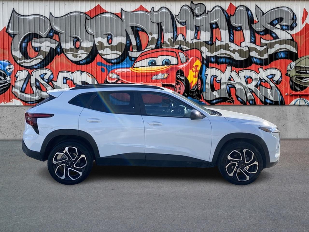 Used 2024 Chevrolet Trax RS, CLEAN CARFAX, REMOTE START, SUNROOF, LEATHER! for sale in London, ON