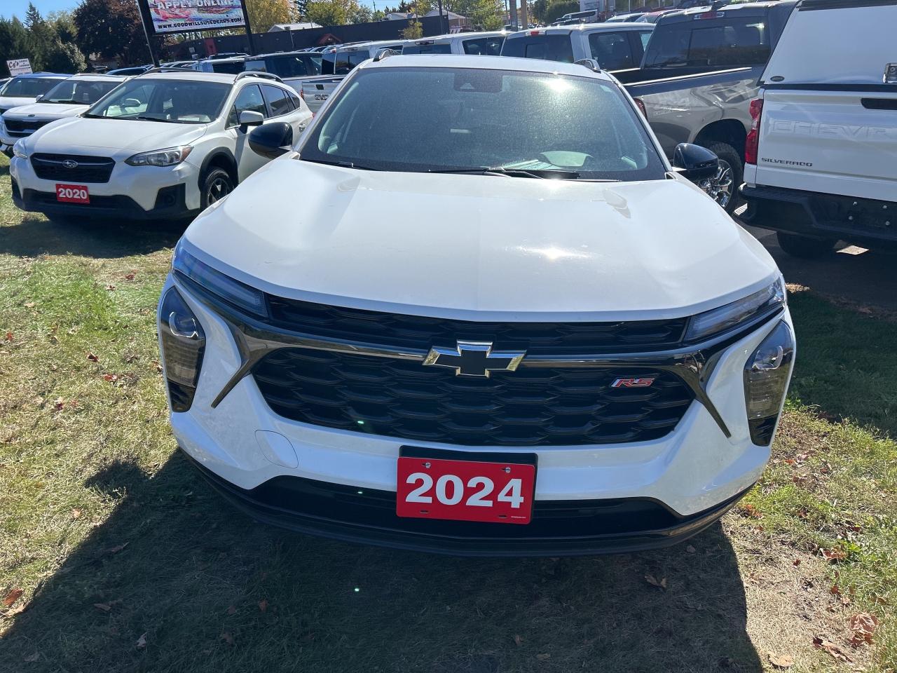 2024 Chevrolet Trax RS, CLEAN CARFAX, REMOTE START, SUNROOF, LEATHER! - Photo #3