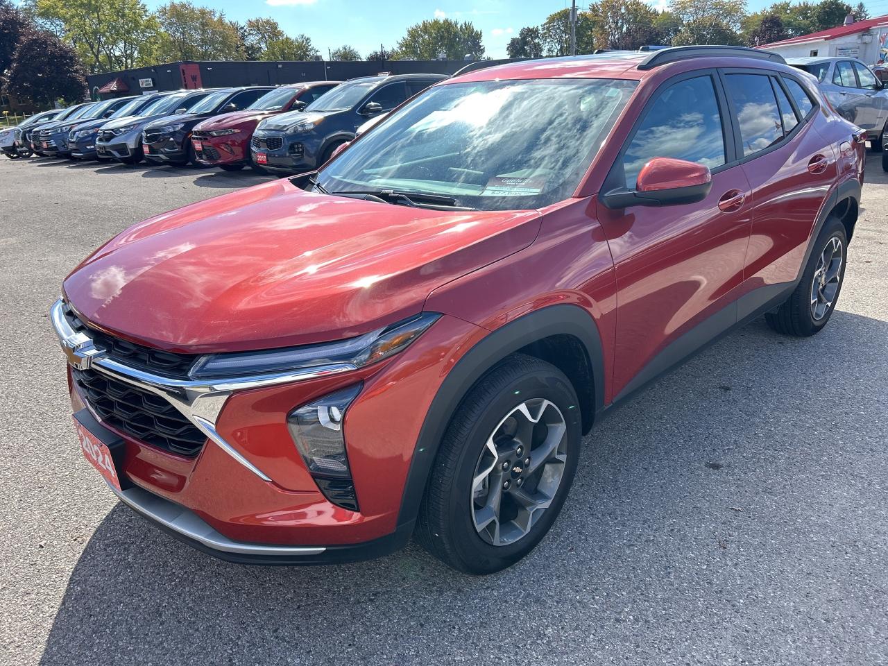 2024 Chevrolet Trax LT, SUNROOF, LOW KMS, REMOTE START, BACK UP CAMERA - Photo #2