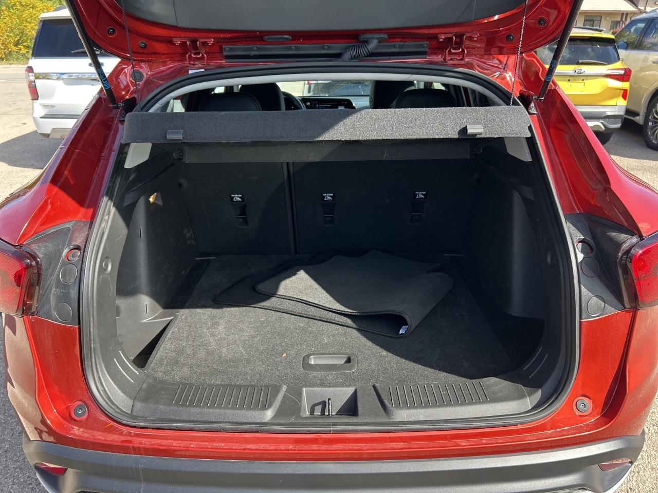 2024 Chevrolet Trax LT, SUNROOF, LOW KMS, REMOTE START, BACK UP CAMERA - Photo #11