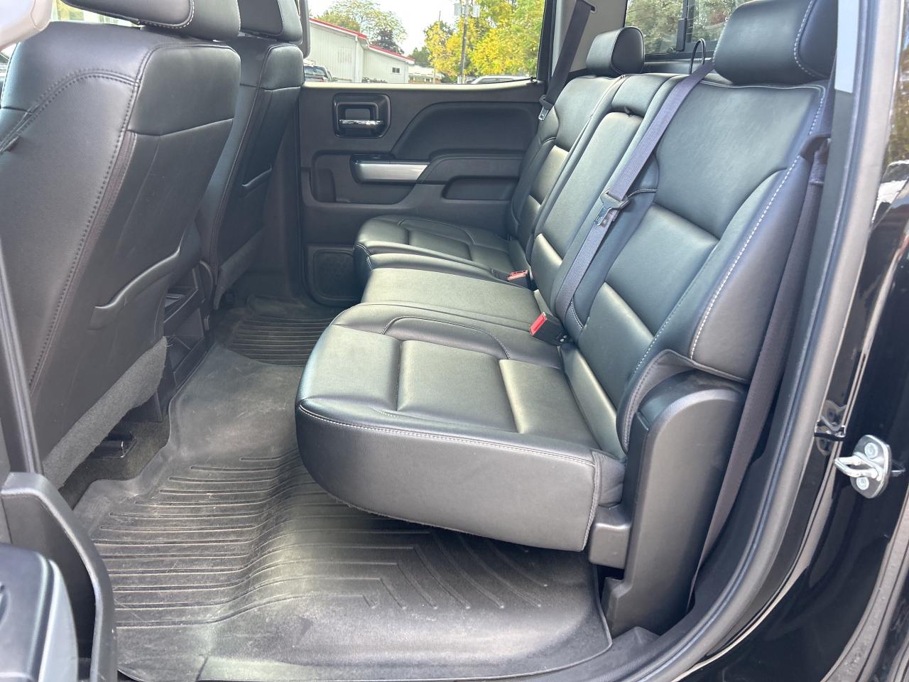 2017 Chevrolet Silverado 1500 LT, REMOTE START, 6 PASSENGER, LEATHER! - Photo #12