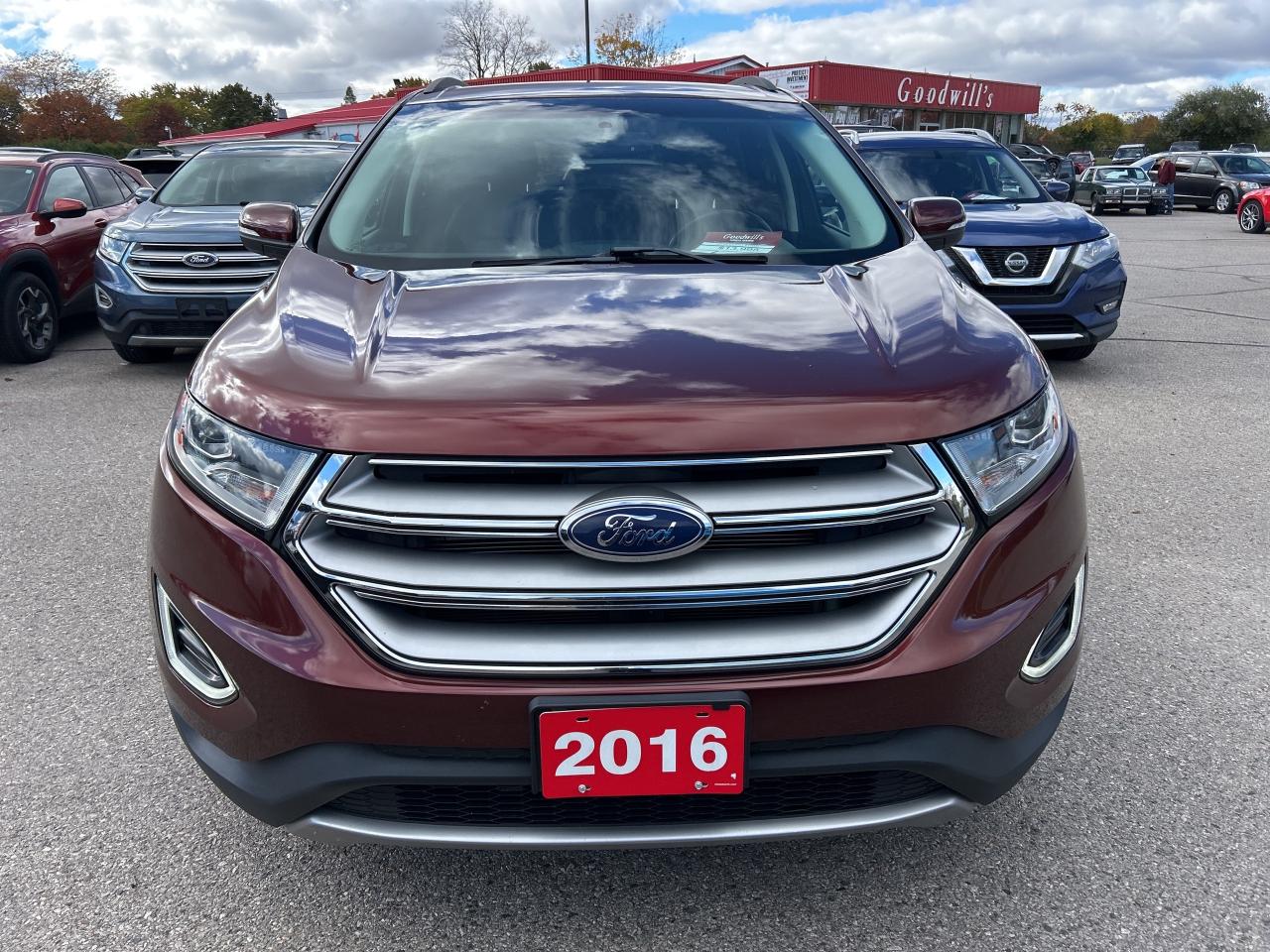 2016 Ford Edge SEL, CLEAN CARFAX, FRONT WHEEL DRIVE, LEATHER! - Photo #3