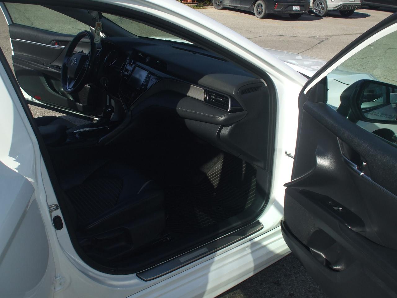2020 Toyota Camry SE,Auto,New Tires & Brakes,Certified,Clean Carfax - Photo #12