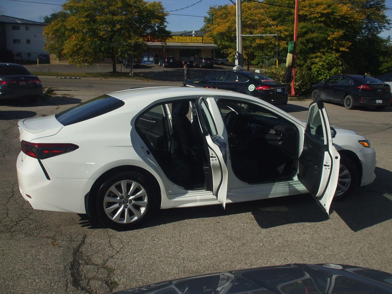 2020 Toyota Camry SE,Auto,New Tires & Brakes,Certified,Clean Carfax - Photo #20