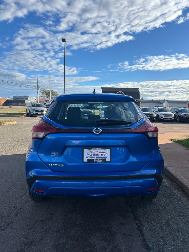 2021 Nissan Kicks S - Photo #5