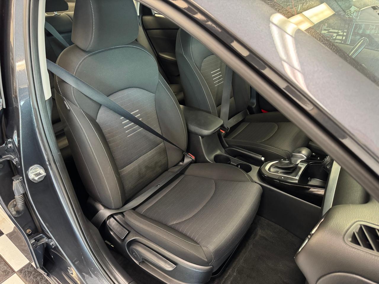 2020 Kia Forte EX+Lane Keep+Blind Spot+ApplePlay+CLEAN CARFAX Photo23