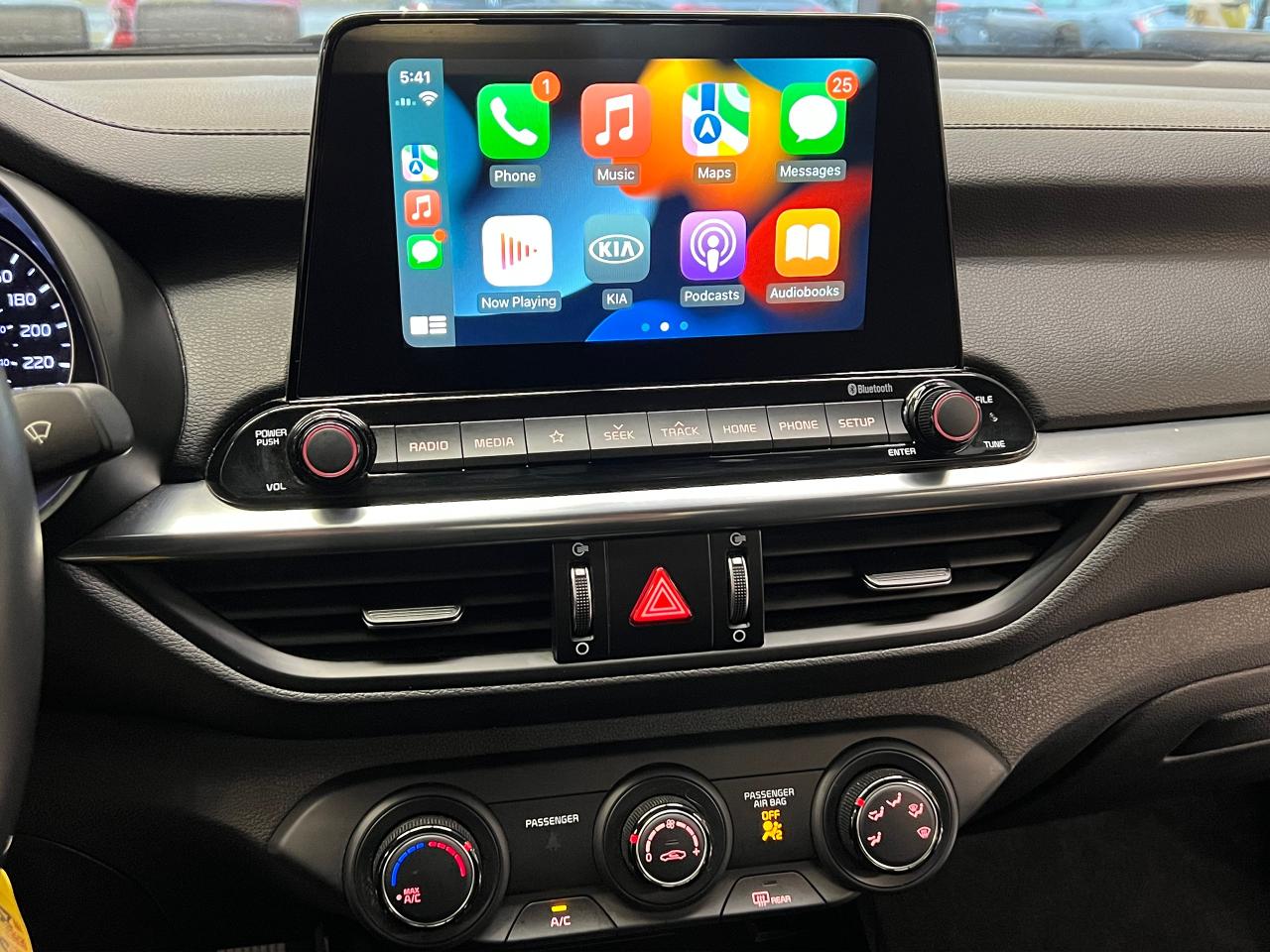 2020 Kia Forte EX+Lane Keep+Blind Spot+ApplePlay+CLEAN CARFAX Photo14