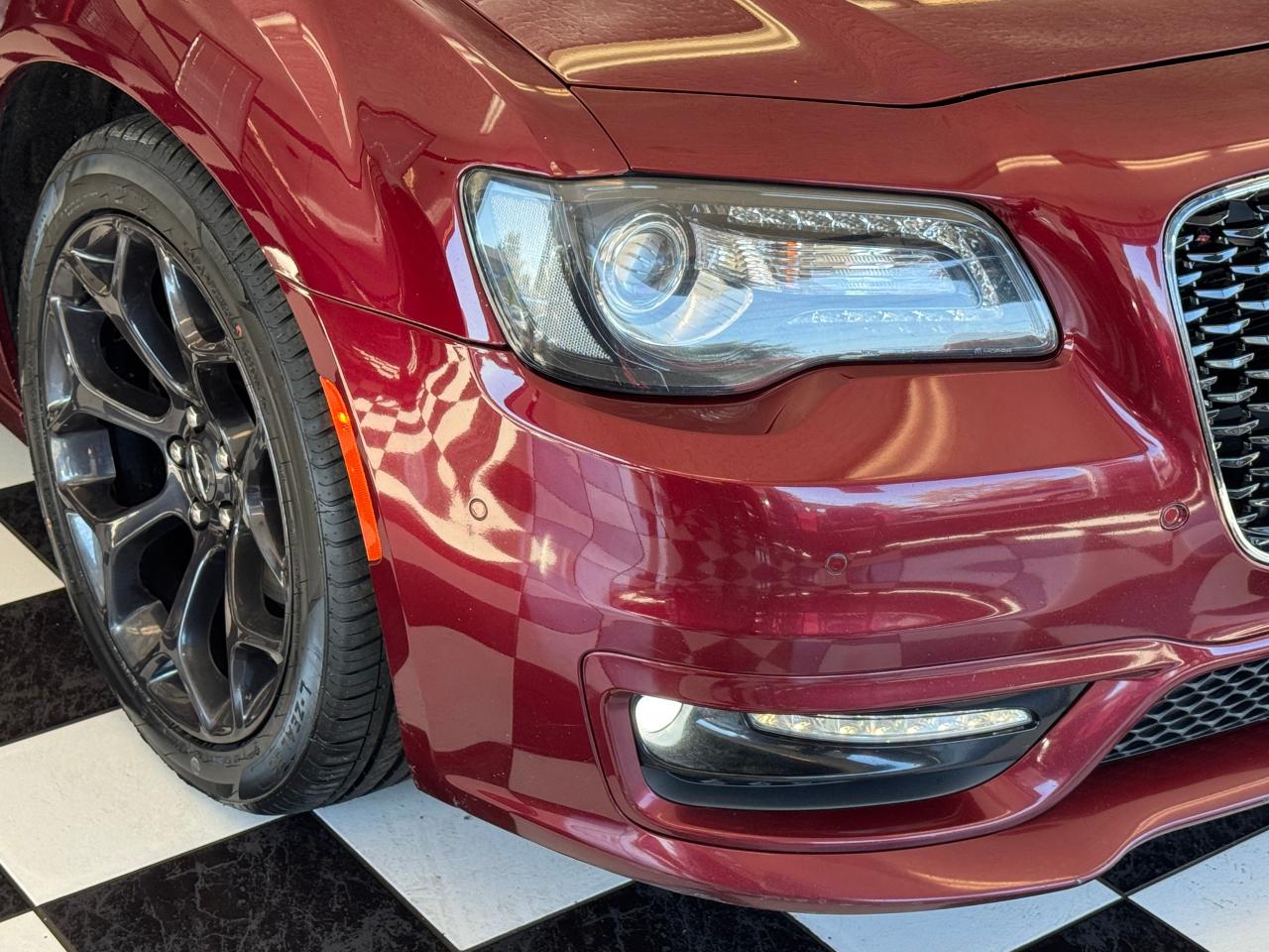 2019 Chrysler 300 300S+New Brakes+Roof+Adaptive Cruise+CLEAN CARFAX Photo39