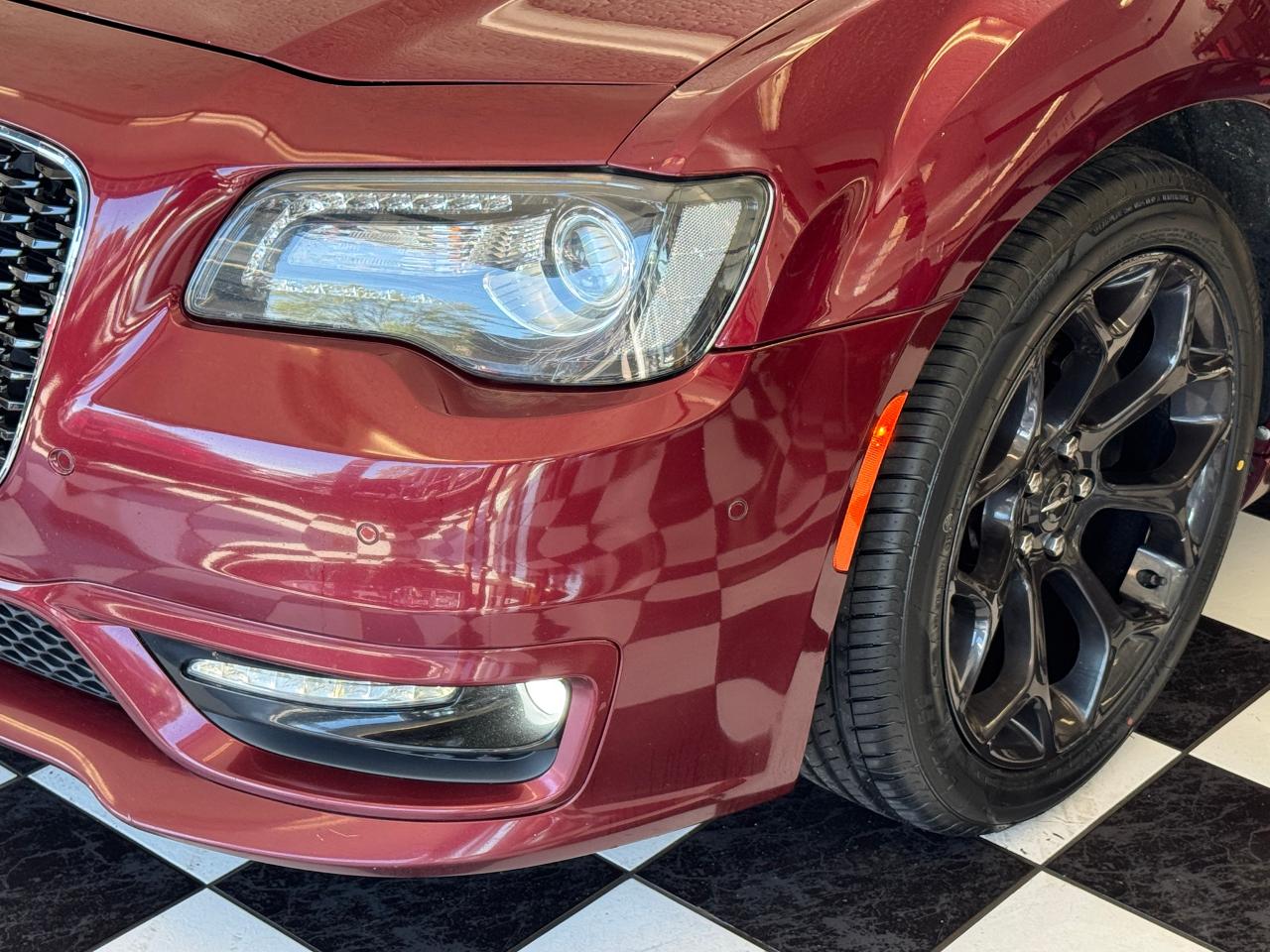 2019 Chrysler 300 300S+New Brakes+Roof+Adaptive Cruise+CLEAN CARFAX Photo40