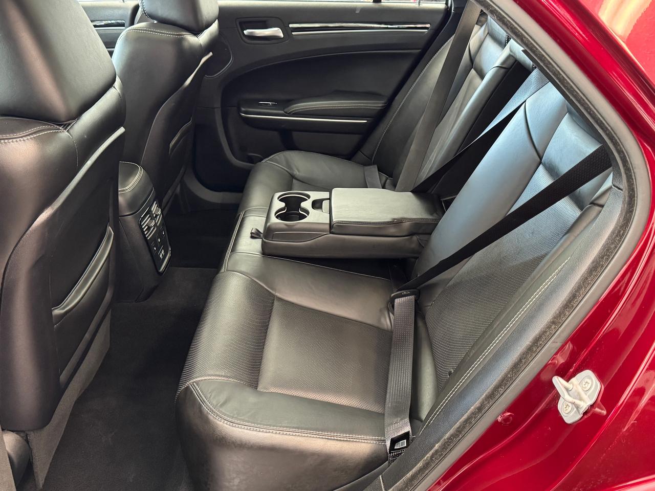 2019 Chrysler 300 300S+New Brakes+Roof+Adaptive Cruise+CLEAN CARFAX Photo27