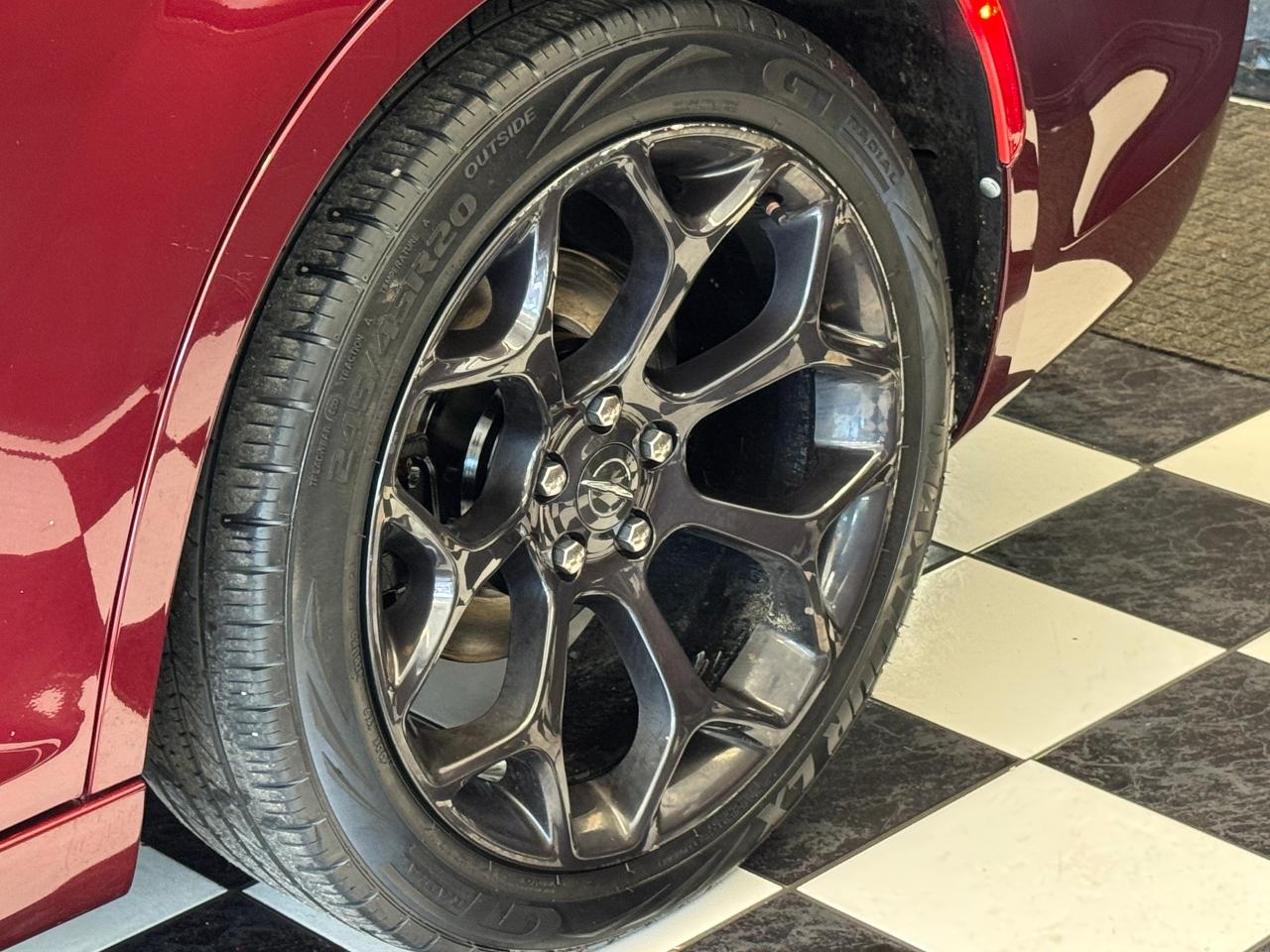 2019 Chrysler 300 300S+New Brakes+Roof+Adaptive Cruise+CLEAN CARFAX Photo114