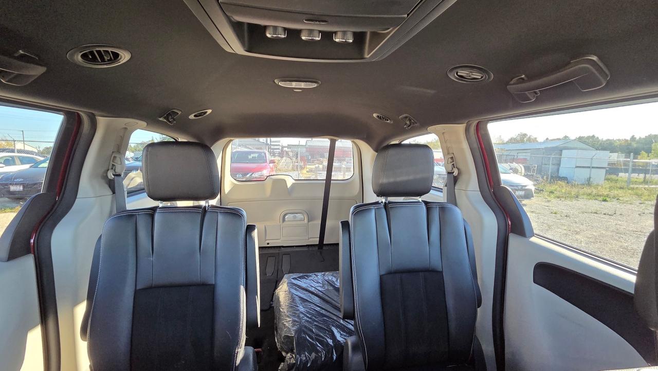 2019 Dodge Grand Caravan SXT Premium Plus - Photo #12