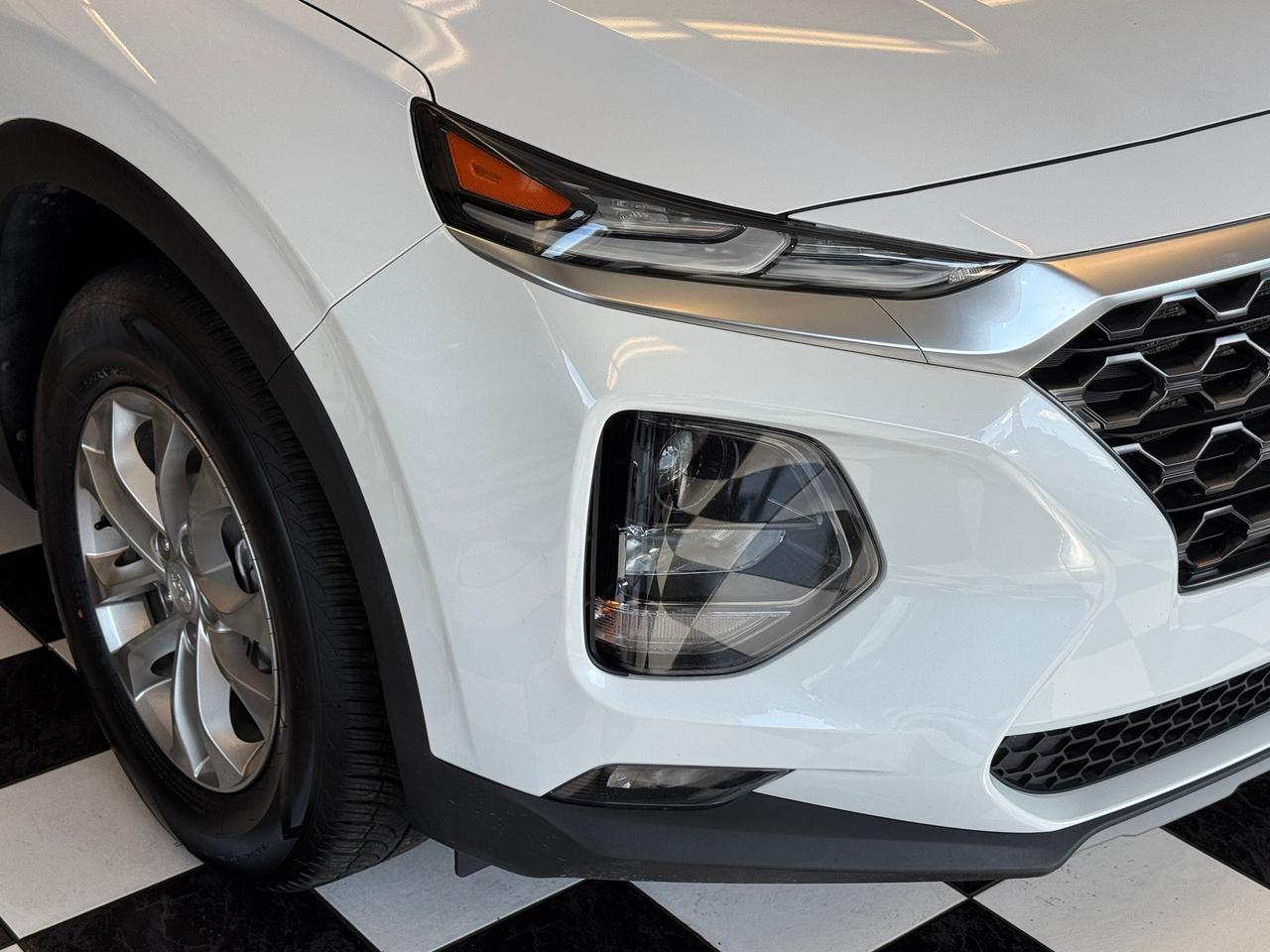 2019 Hyundai Santa Fe Essential AWD w/Safety+New Tires+Brake+CLEANCARFAX Photo