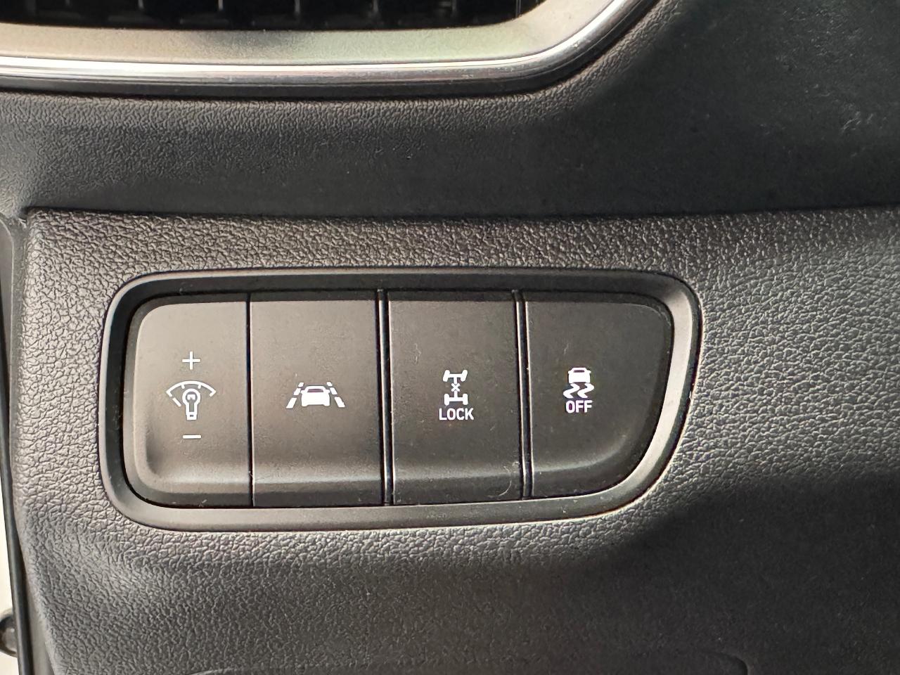 2019 Hyundai Santa Fe Essential AWD w/Safety+New Tires+Brake+CLEANCARFAX Photo4