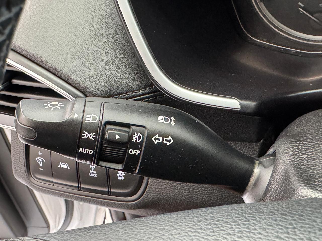 2019 Hyundai Santa Fe Essential AWD w/Safety+New Tires+Brake+CLEANCARFAX Photo101