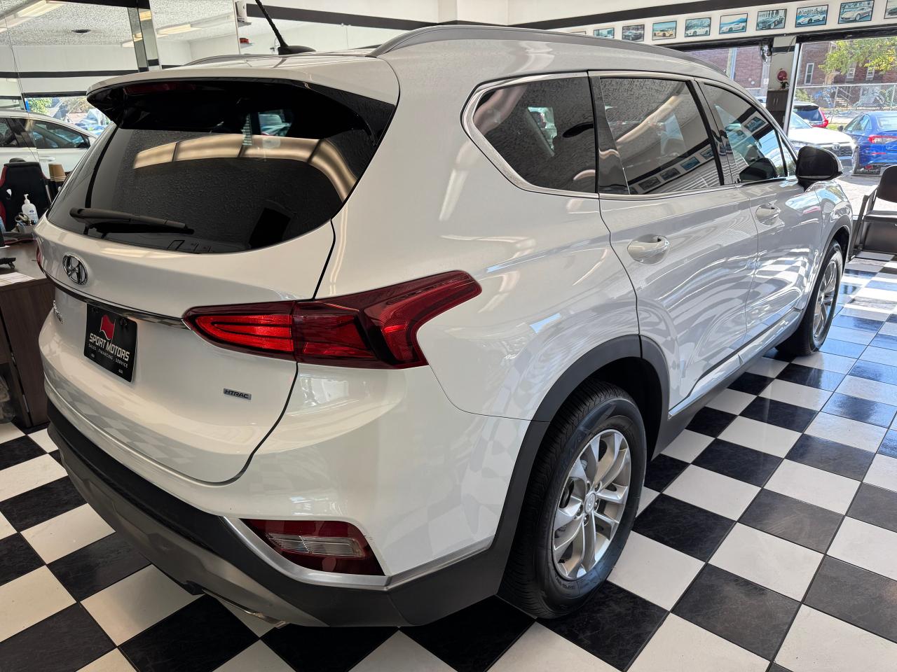 2019 Hyundai Santa Fe Essential AWD w/Safety+New Tires+Brake+CLEANCARFAX Photo9