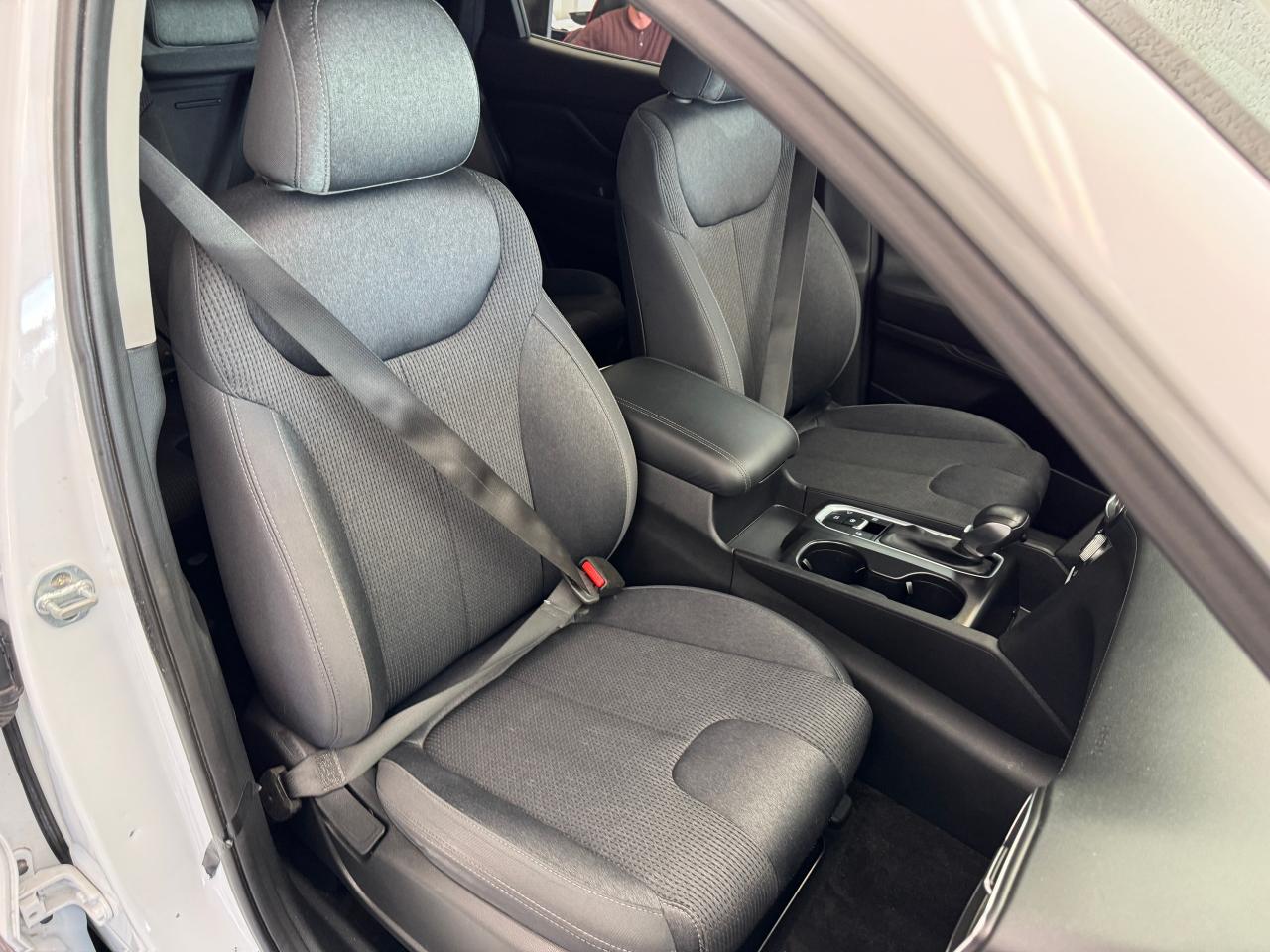 2019 Hyundai Santa Fe Essential AWD w/Safety+New Tires+Brake+CLEANCARFAX Photo25