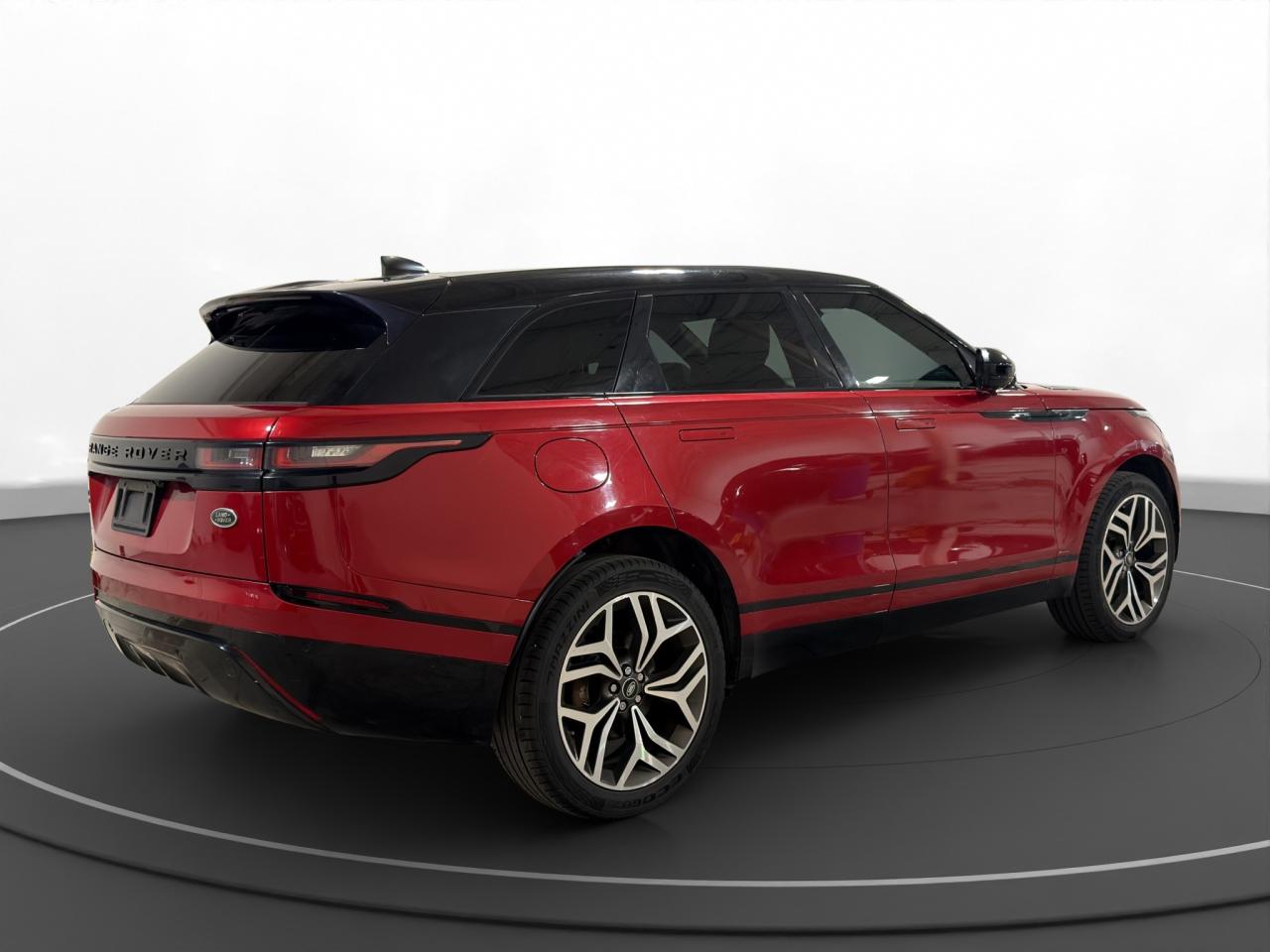 2018 Land Rover Range Rover Velar D180 R-Dynamic SE - Photo #8