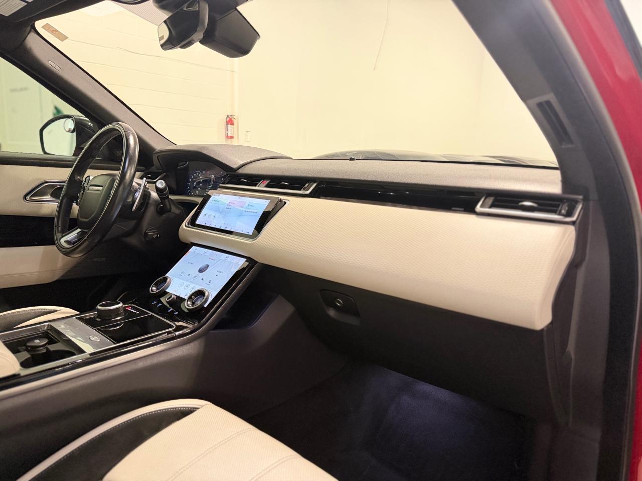 2018 Land Rover Range Rover Velar D180 R-Dynamic SE - Photo #29