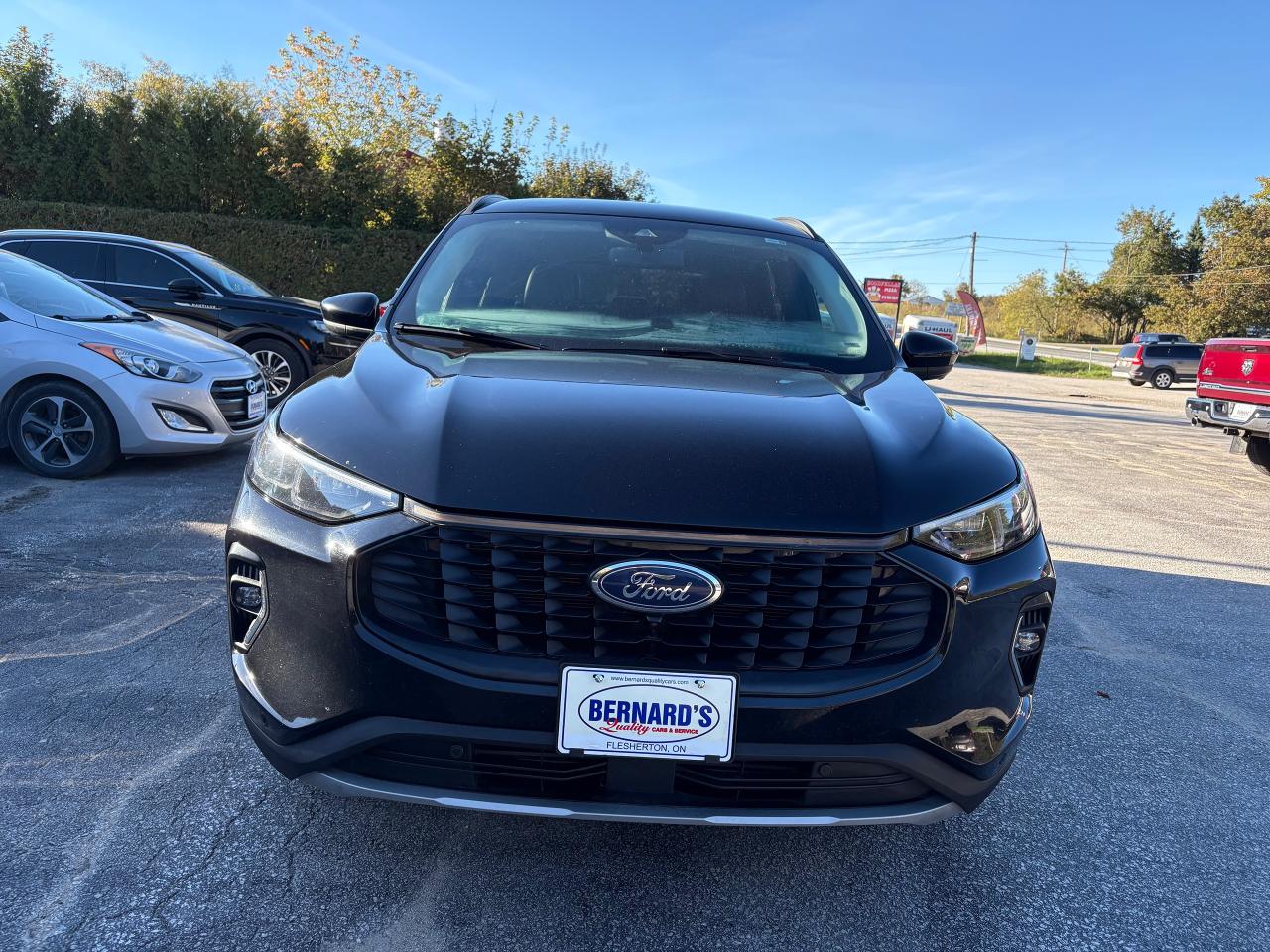 2023 Ford Escape Platinum Photo3