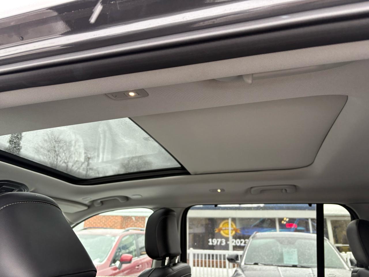 2023 Jeep Grand Cherokee L Limited- 7 passenger, Sunroof, Leather, Loaded Photo