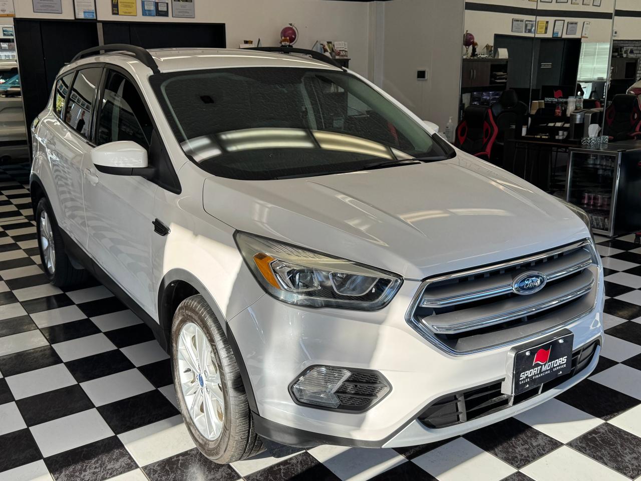 2017 Ford Escape 4WD SE+New Brakes+CAM+ApplePlay+GPS+ACCIDENT FREE Photo68