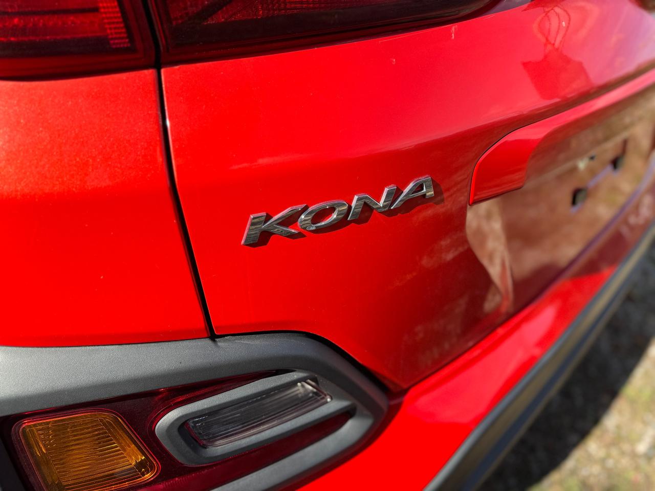 2019 Hyundai KONA 2.0L Essential AWD Includes Summer / Winter tires - Photo #26