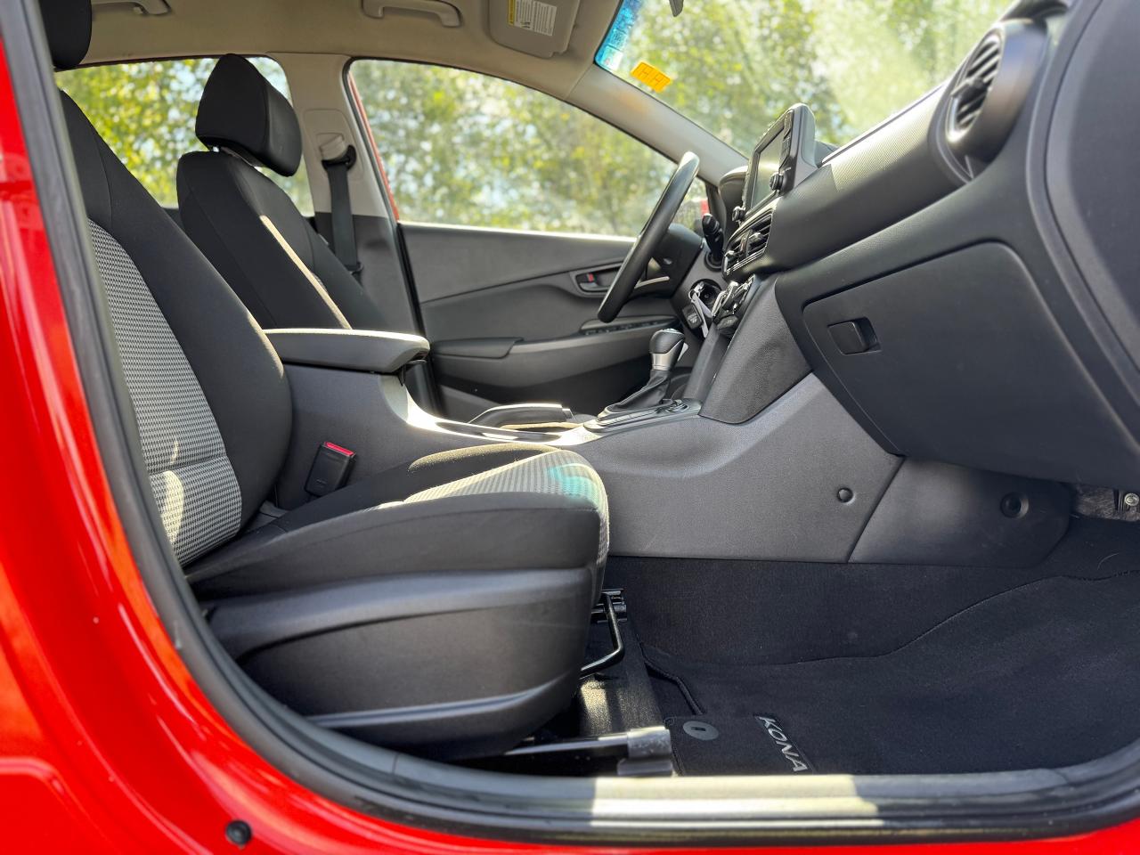 2019 Hyundai KONA 2.0L Essential AWD Includes Summer / Winter tires - Photo #21