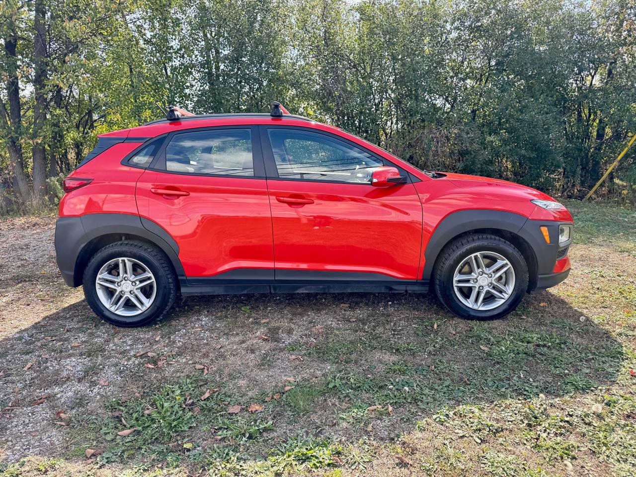 2019 Hyundai KONA 2.0L Essential AWD Includes Summer / Winter tires Photo3
