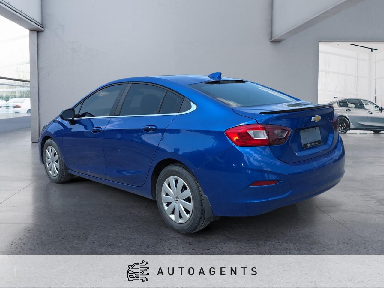 2017 Chevrolet Cruze LT AUTO Photo