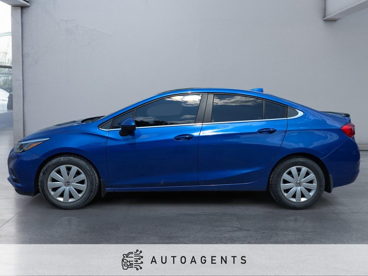 2017 Chevrolet Cruze LT AUTO Photo