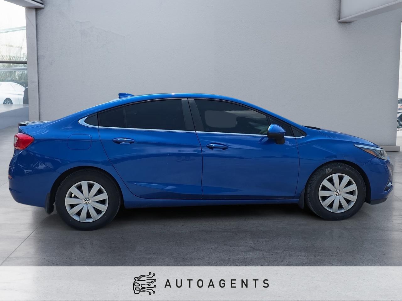 2017 Chevrolet Cruze LT AUTO Photo