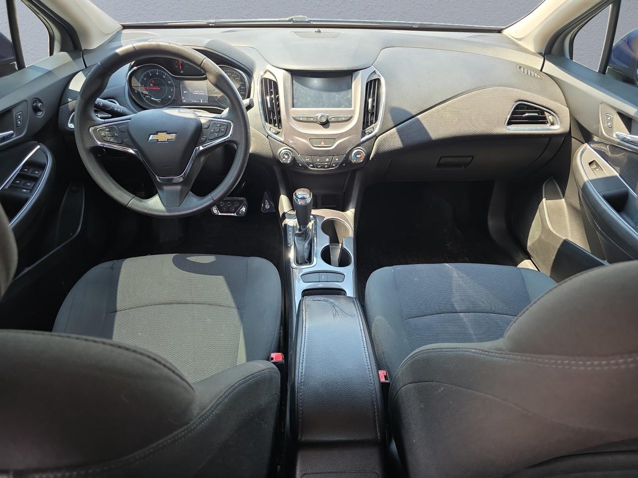 2017 Chevrolet Cruze LT AUTO Photo