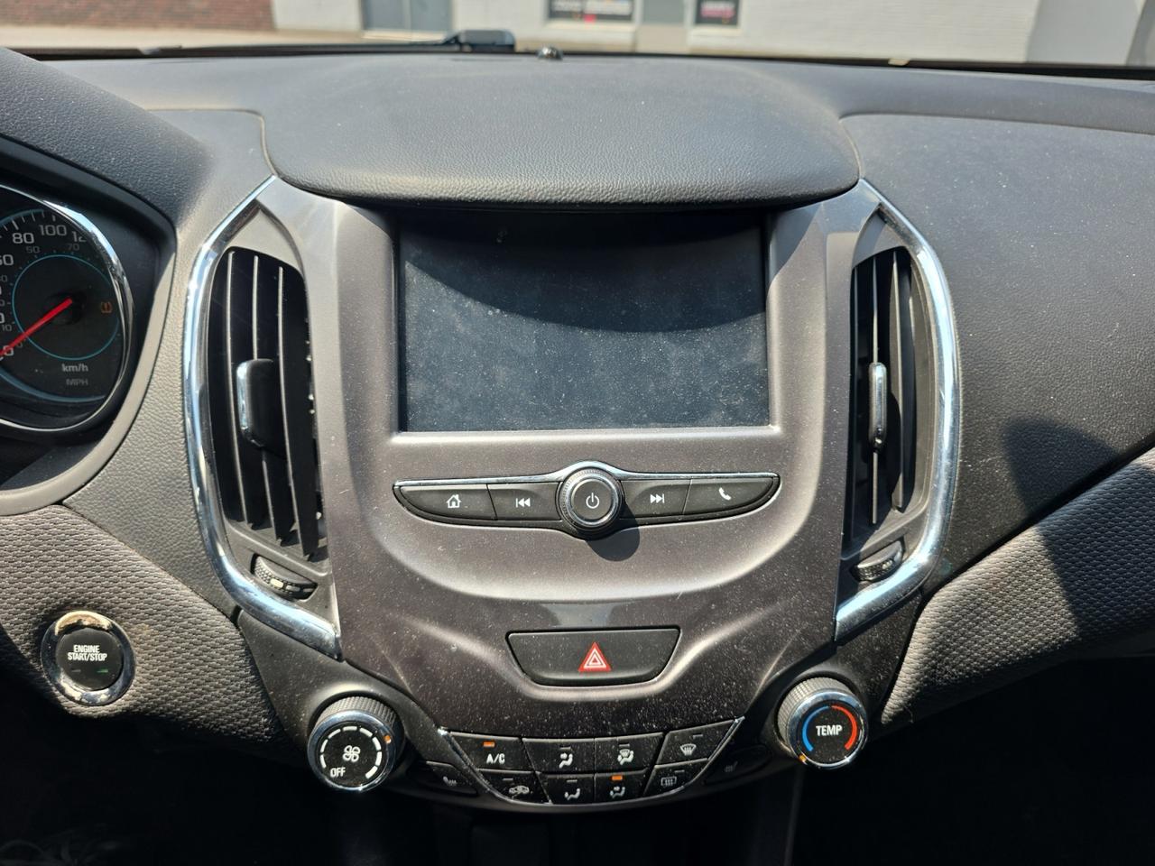 2017 Chevrolet Cruze LT AUTO Photo