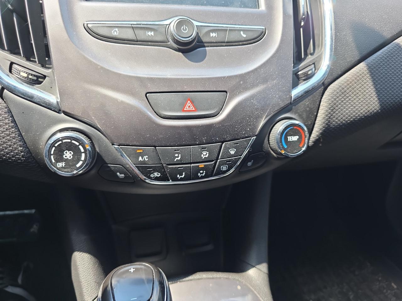 2017 Chevrolet Cruze LT AUTO Photo