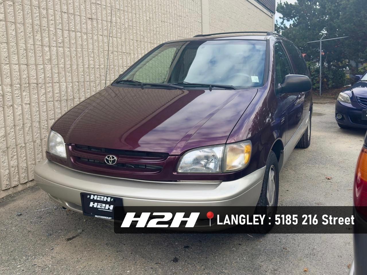 1998 Toyota Sienna LE FINANCING AVAILABLE Photo1