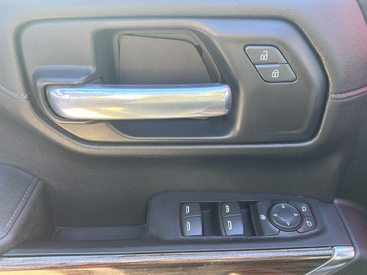 2021 Chevrolet Silverado 1500 RST 4X4, DIESEL, HEATED SEATS, NAV, SIRIUS XM, BACK UP CAM!! Photo