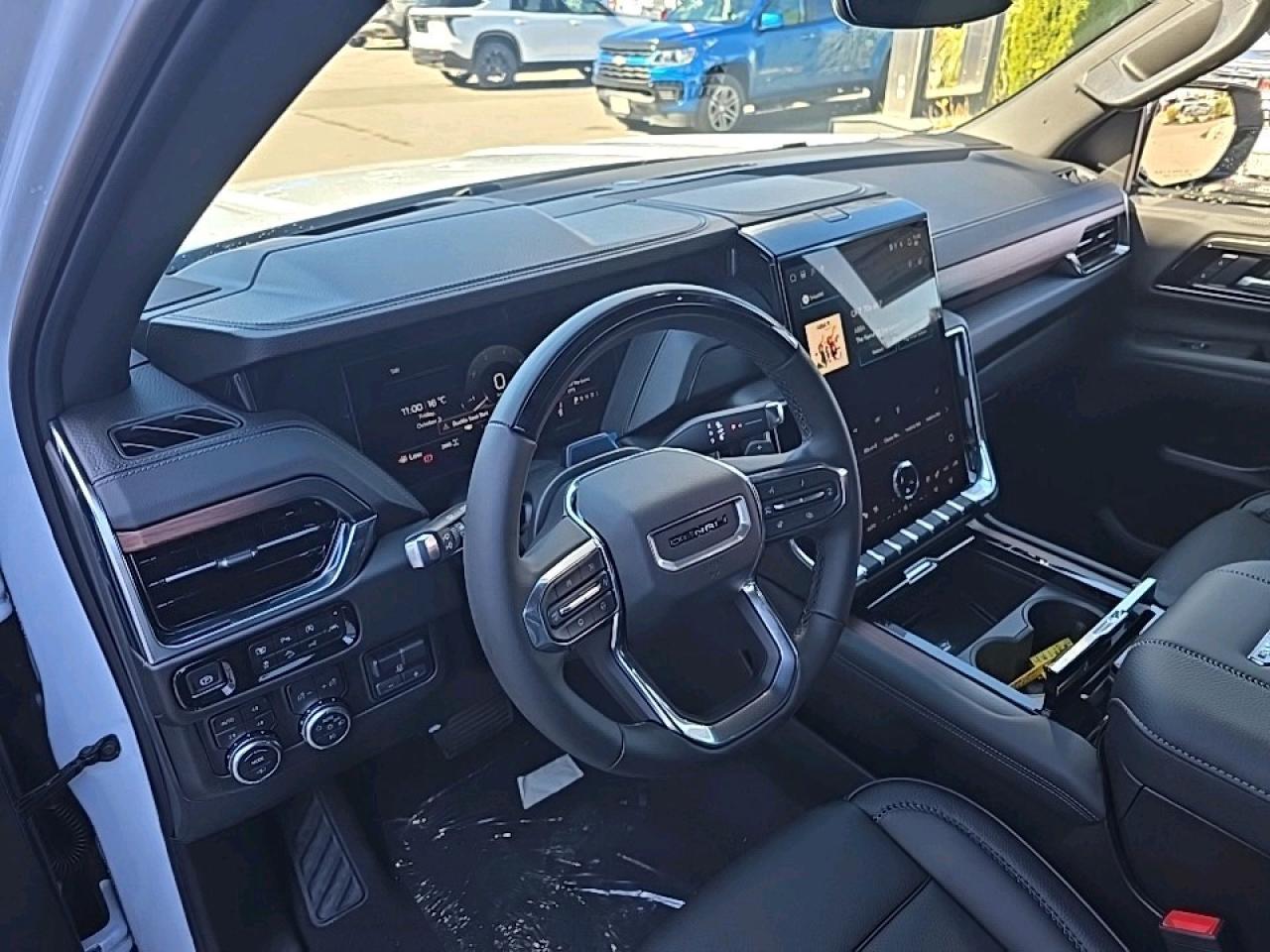 2026 GMC Yukon XL Denali Photo3