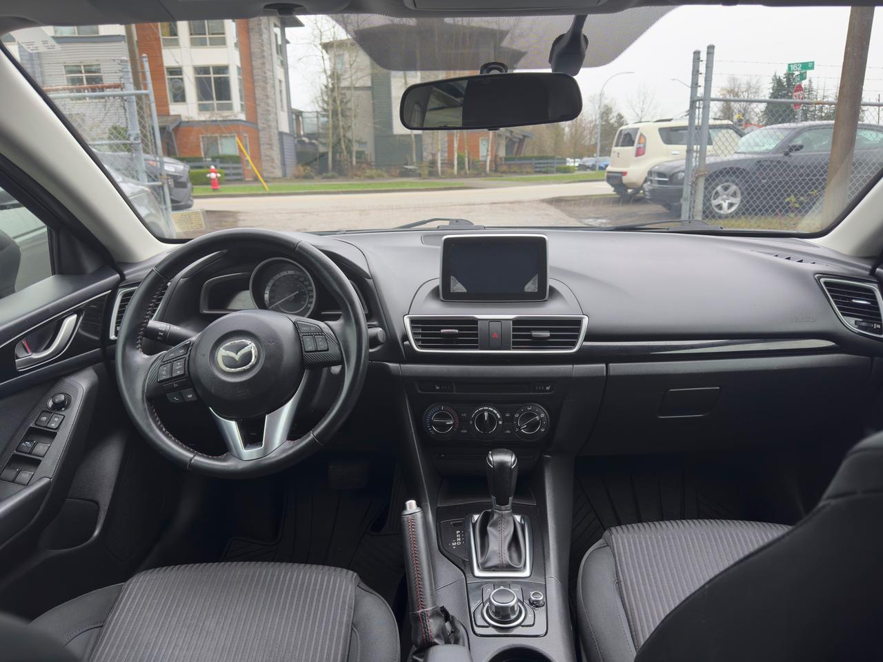 2014 Mazda MAZDA3 GS-SKY FINANCING AVAILABLE Photo10