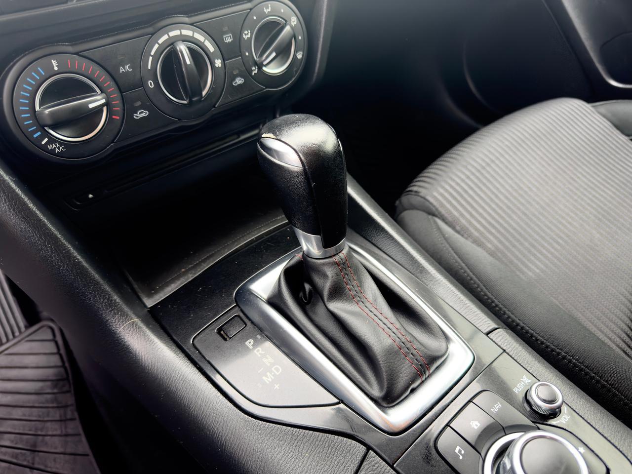 2014 Mazda MAZDA3 GS-SKY FINANCING AVAILABLE Photo12