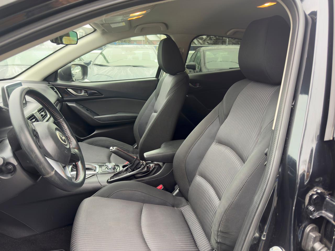 2014 Mazda MAZDA3 GS-SKY FINANCING AVAILABLE Photo9