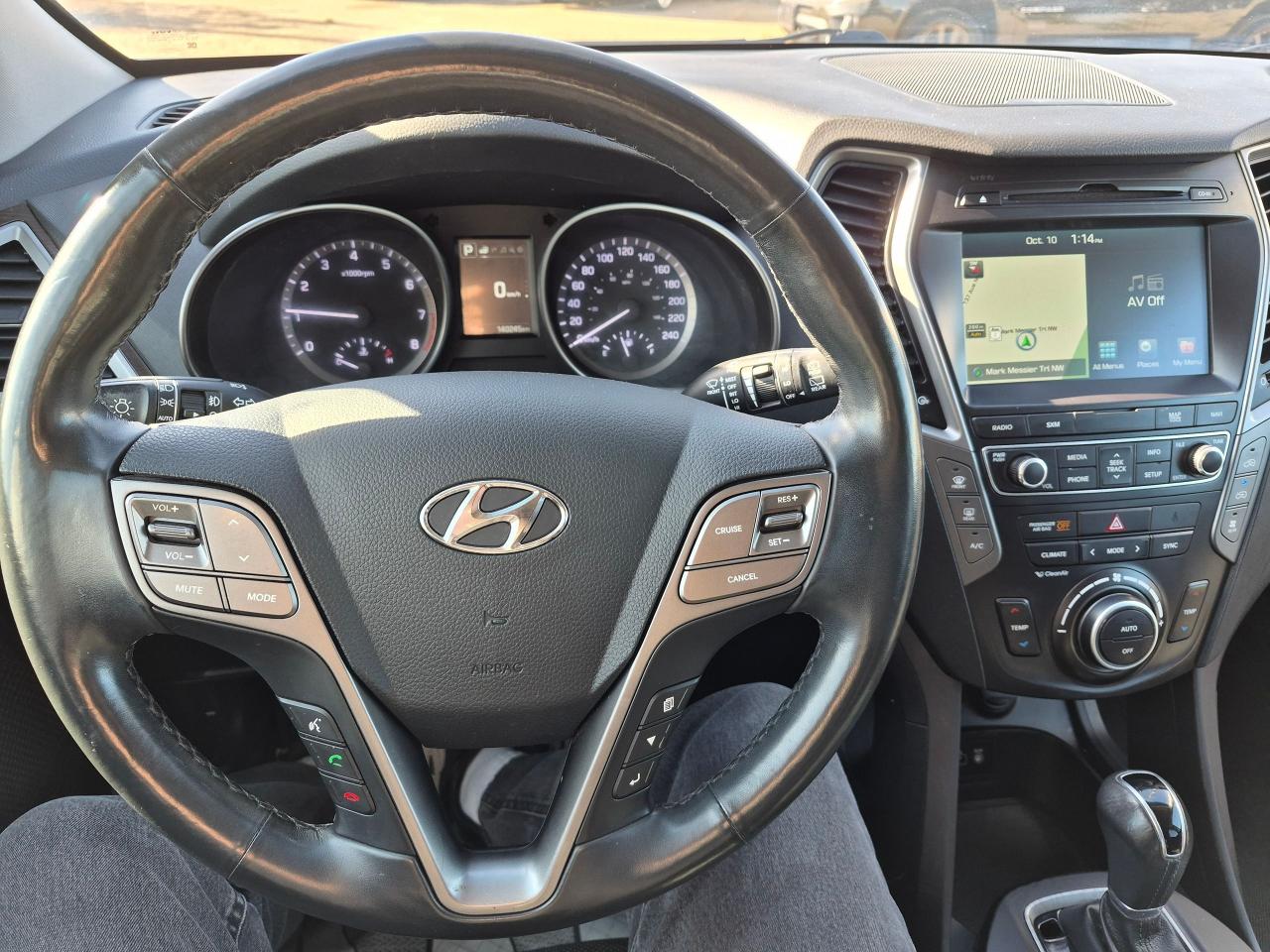 2017 Hyundai Santa Fe XL Luxury AWD 7 Pass, Lthr, Pano, Nav, Blindspot Det, - Photo #19