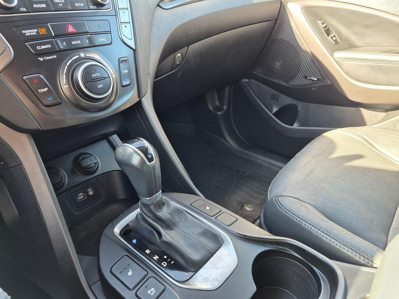 2017 Hyundai Santa Fe XL Luxury AWD 7 Pass, Lthr, Pano, Nav, Blindspot Det, - Photo #21