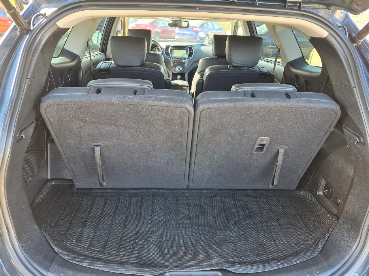 2017 Hyundai Santa Fe XL Luxury AWD 7 Pass, Lthr, Pano, Nav, Blindspot Det, - Photo #7